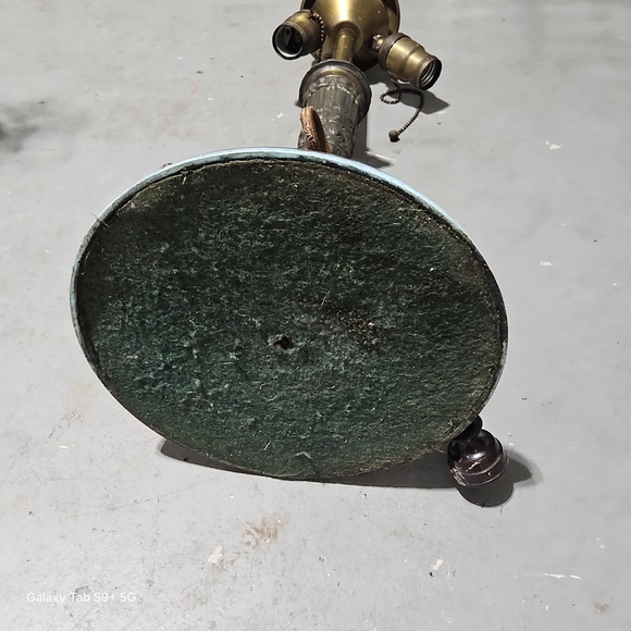 Vintage Brass Lamp Base with Dual Sockets - Picture 3 of 5
